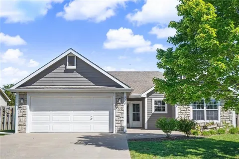 $339,500 | 928 Bluestem Drive, Baldwin City, KS 66006