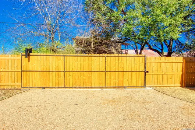 $424,900 | 1115 North Palmetto, San Antonio, TX 78202