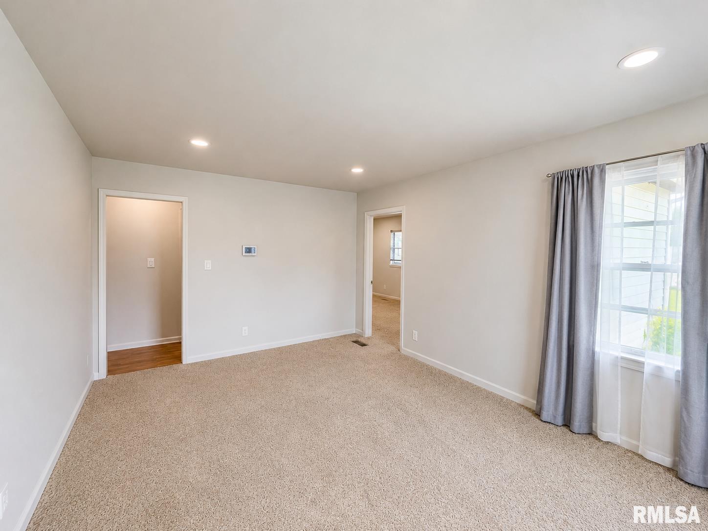 623 West Shoshone Road Peoria, IL 61614 - Photo 4 of 26