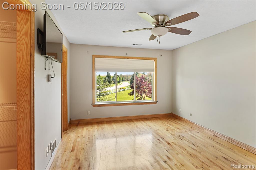 700 Tennyson Rochester Hills, MI 48307 - Photo 16 of 32