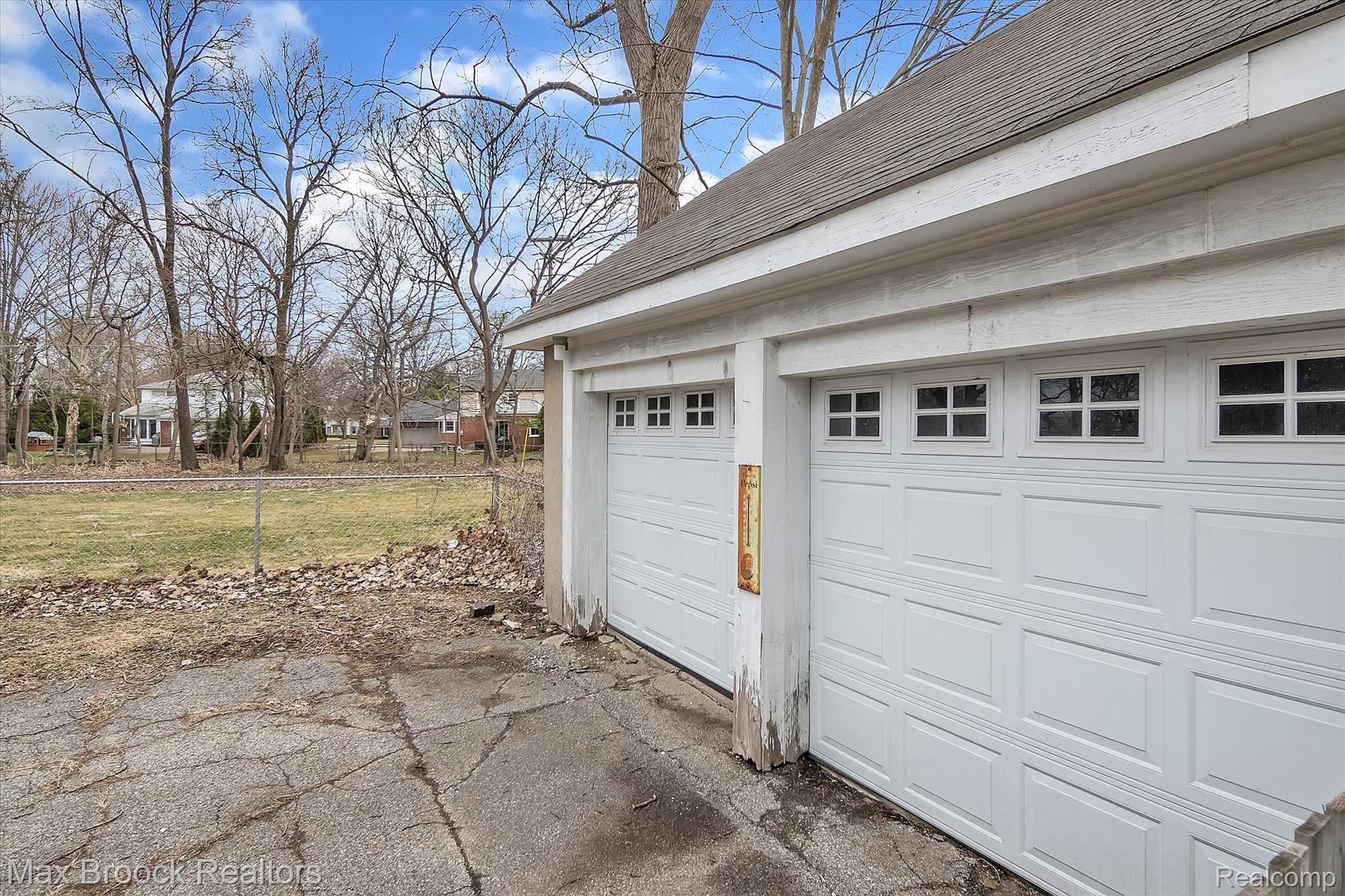 2300 West Maple Road Bloomfield Hills, MI 48301 - Photo 40 of 50 57-2300-W-Maple-Rd-WindowStill-Real-Estate-Photography-57.jpg