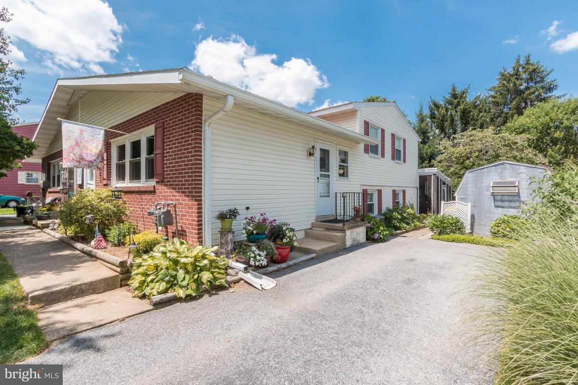 509 Hensley Street Lititz, PA 17543 - Photo 3 of 21 Gallery Image 3