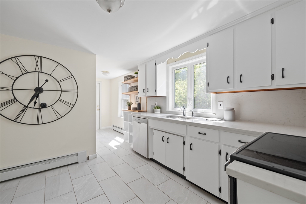 22 Rangeway Street Lexington, MA 02420 - Photo 6 of 23