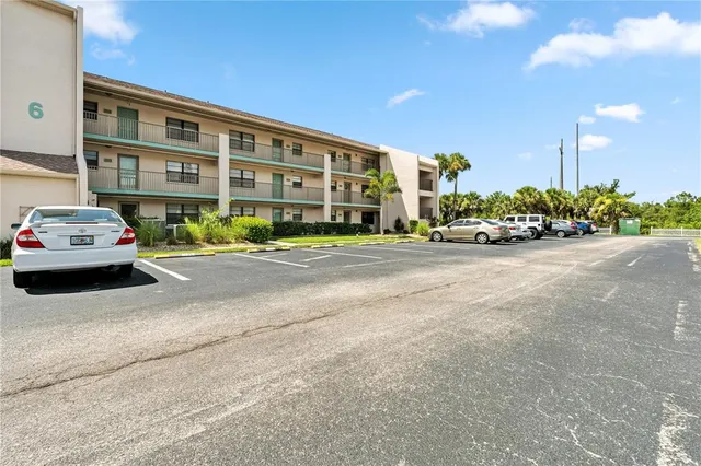 $189,000 | 175 Kings Highway, Unit 618, Punta Gorda, FL 33983