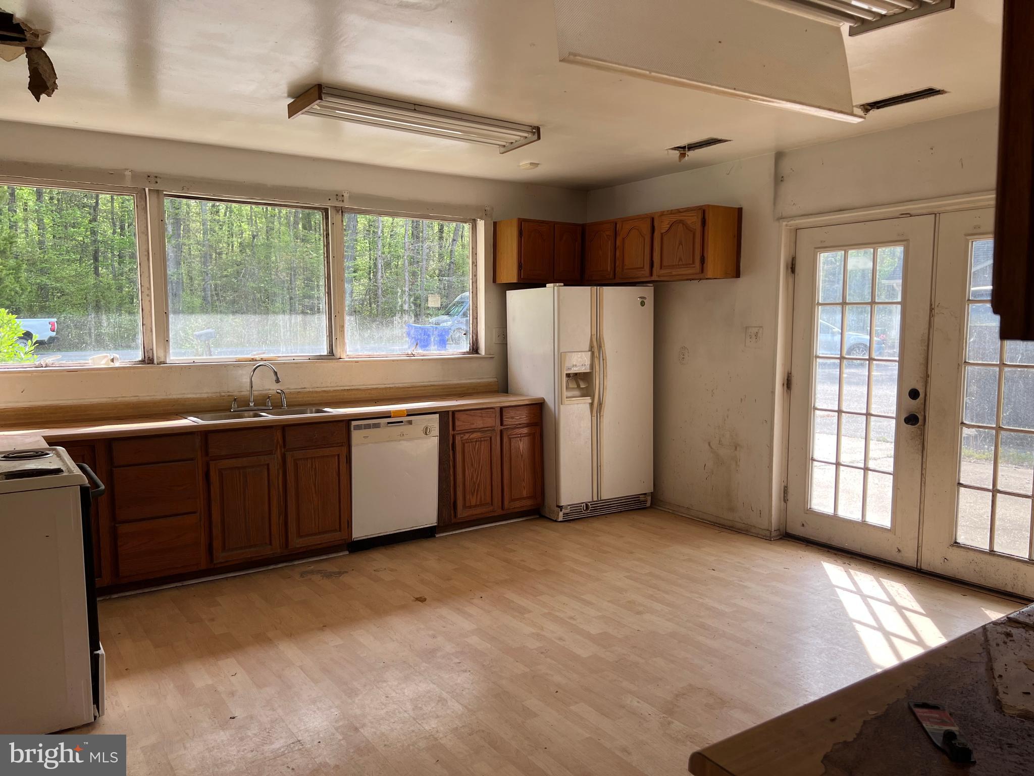6705 Bumpy Oak Road La Plata, MD 20646 - Photo 15 of 36 generous size of kitchen