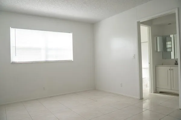 $2,900 | 231 Northwest 20th Street, Pompano Beach, FL 33060