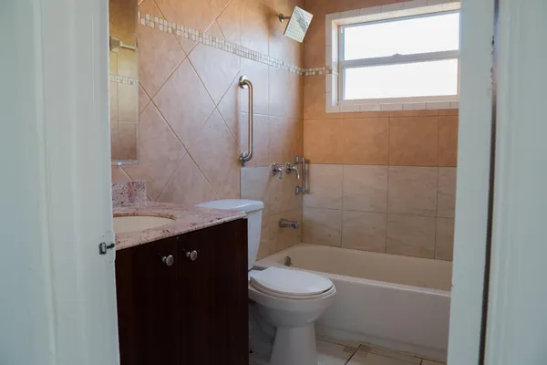 $2,900 | 231 Northwest 20th Street, Pompano Beach, FL 33060