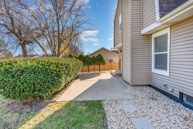 $2,895 | 355 Crestwood Court, Algonquin, IL 60102