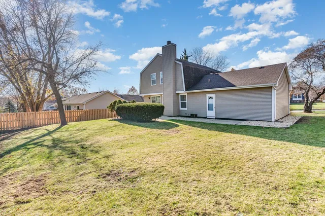 $2,895 | 355 Crestwood Court, Algonquin, IL 60102