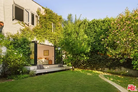 $1,299,000 | 2233 Crest Way, Los Angeles, CA 90068