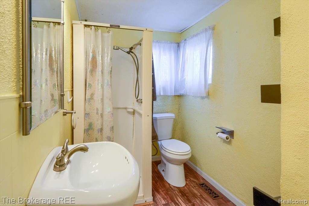 6449 Lapeer Road Burton, MI 48509 - Photo 24 of 47 Gallery Image 24