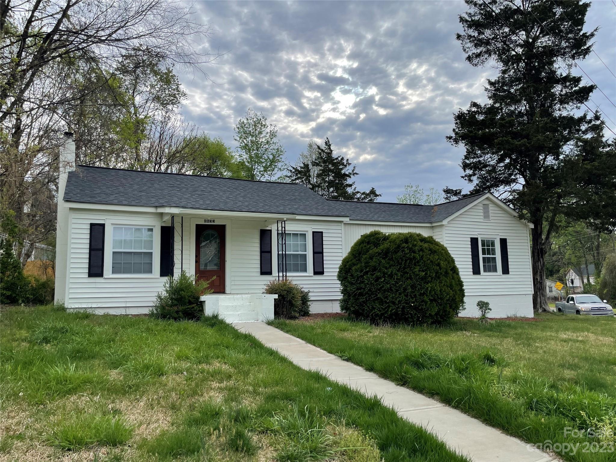 8633 Moody Road Charlotte, NC 28215 - Photo 1 of 9 Gallery Image 1