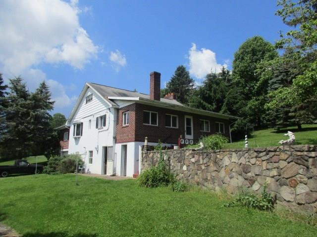 4149 Old Rte 422 New Castle, PA 16101 - Photo 3 of 5 Exterior rear