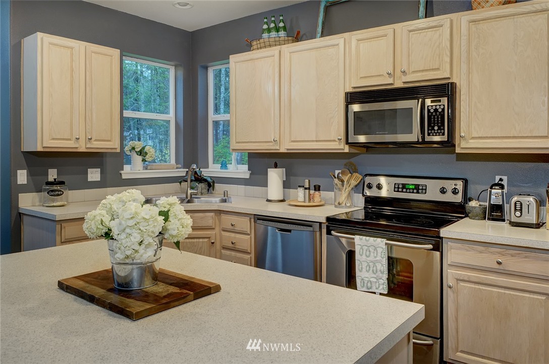 3091 East Rasor Road Belfair, WA 98528 - Photo 13 of 24 Gallery Image 13