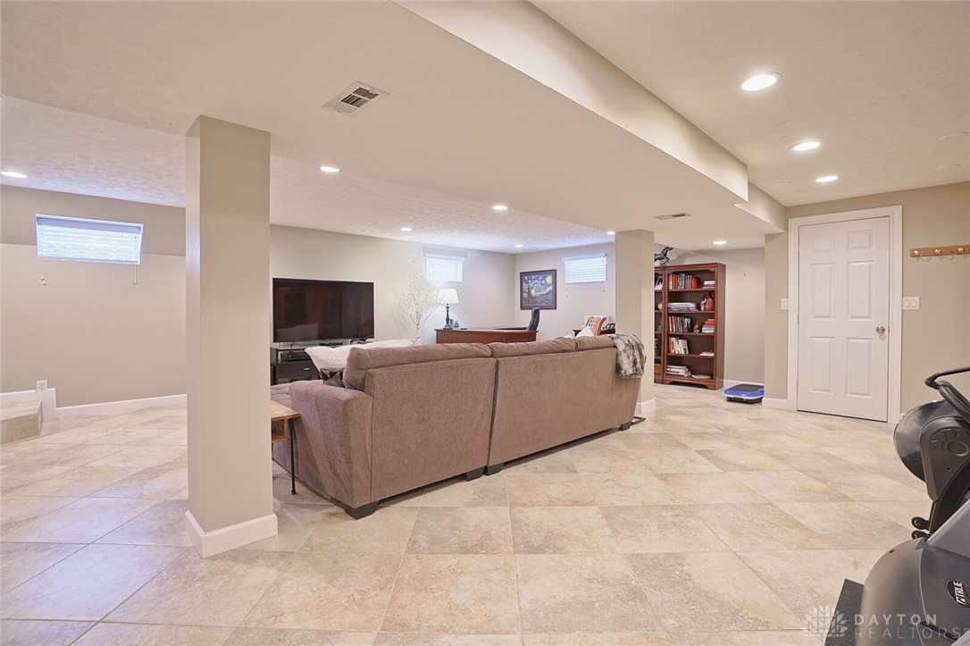8610 Crossley Road Springboro, OH 45066 - Photo 41 of 64 Gallery Image 41