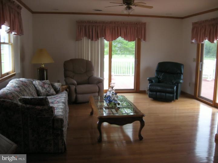 1051 Dutch Neck Road Middletown, DE 19709 - Photo 15 of 24 Family Room