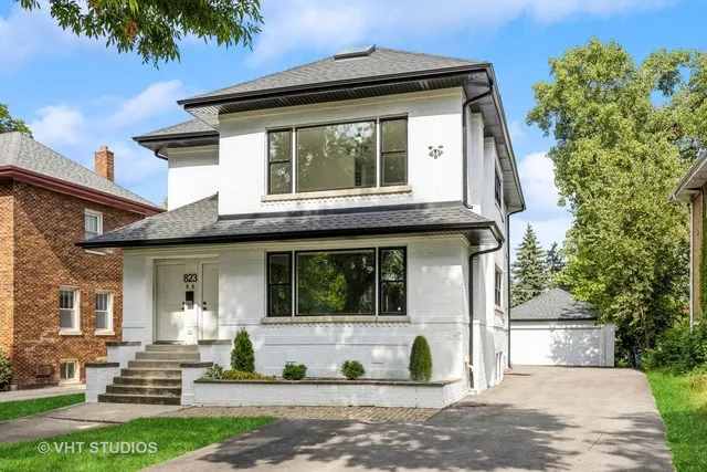 $2,700 | 823 North La Grange Road, Unit 1, La Grange Park, IL 60526