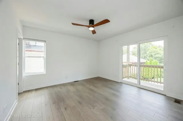 $2,700 | 823 North La Grange Road, Unit 1, La Grange Park, IL 60526