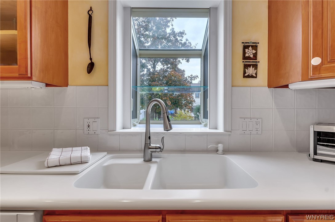 18 Kingsview Road Amherst, NY 14221 - Photo 15 of 48