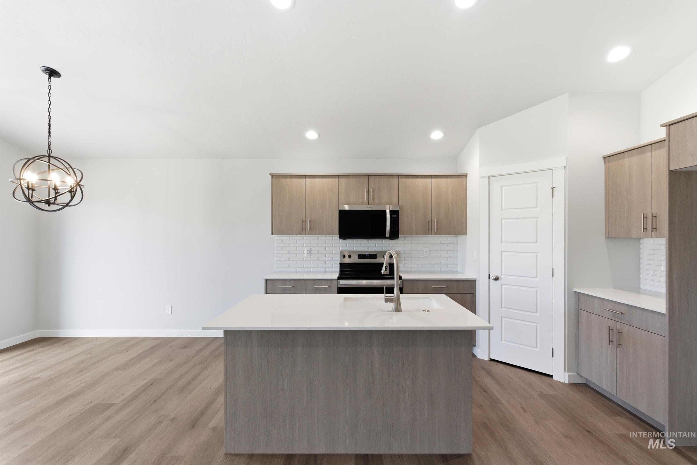 1059 West Jasper Street Meridian, ID 83642 - Photo 3 of 23 Kitchen