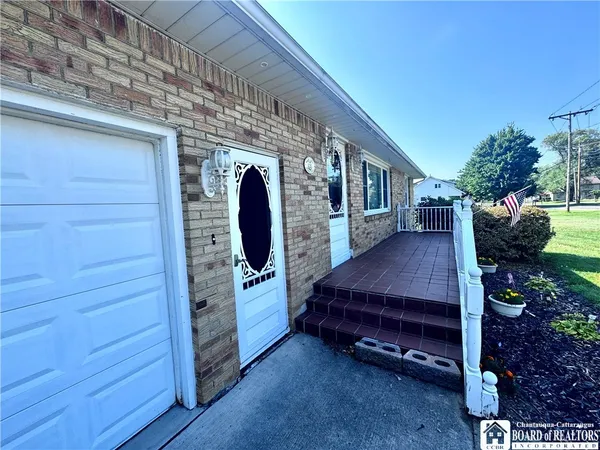 $269,900 | 125 Seymour Street, Pomfret, NY 14063