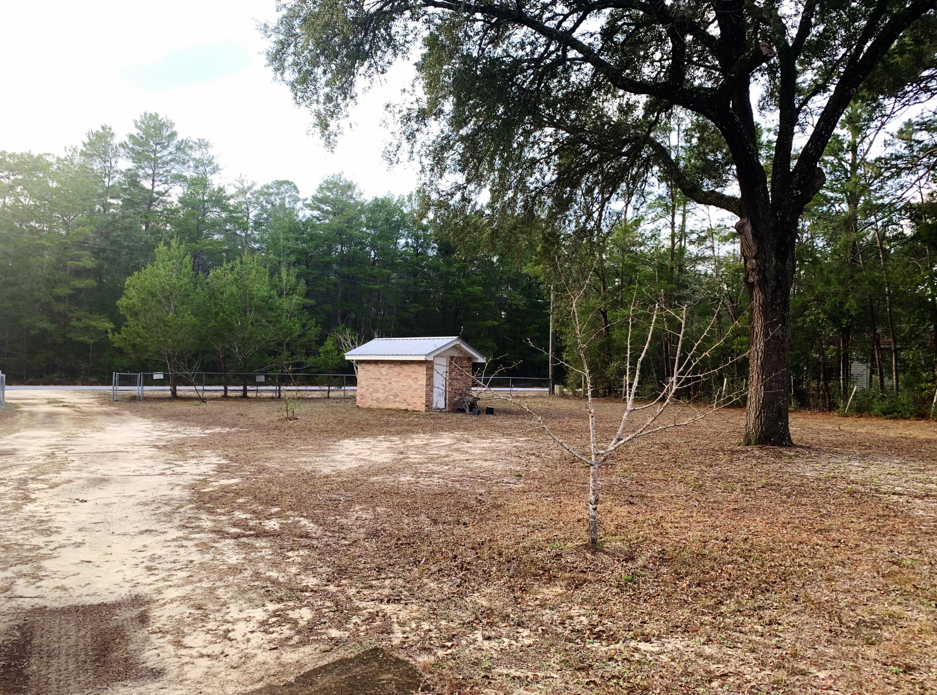 814 Site C-6 Road Freeport, FL 32439 - Photo 42 of 48 Matching Well House