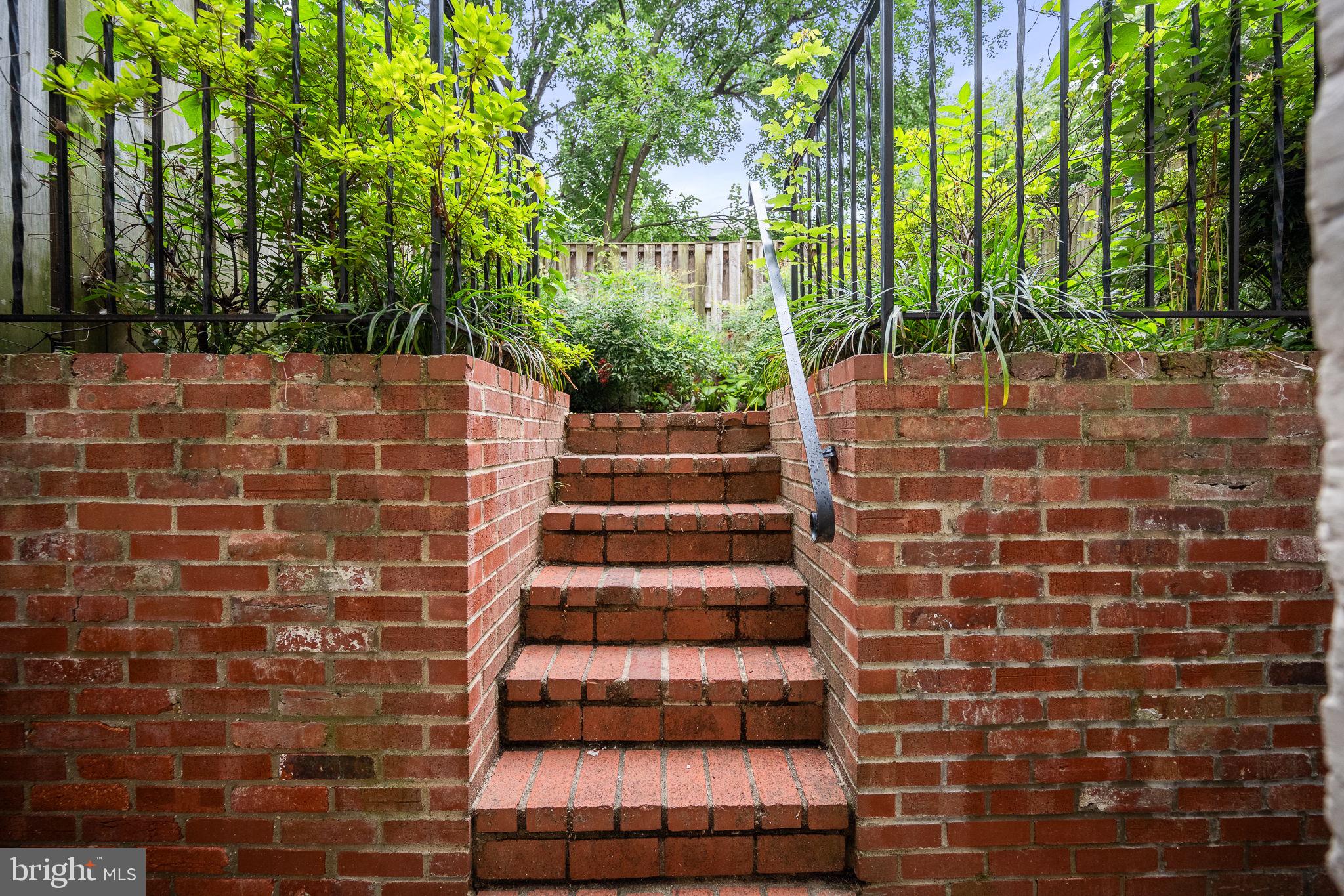 1530 34th Street Northwest Washington, DC 20007 - Photo 12 of 30