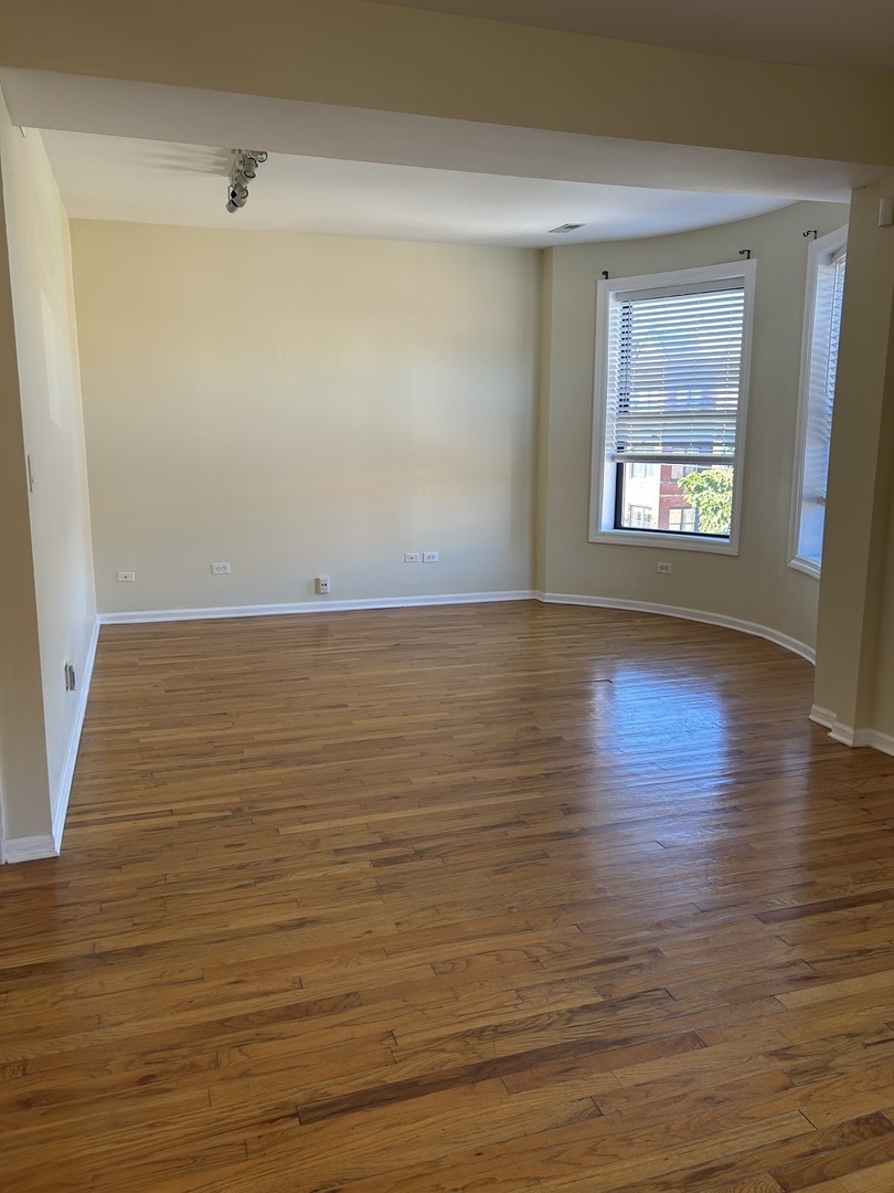 363 East 59th Street, Unit 3 Chicago, IL 60637 - Photo 2 of 13