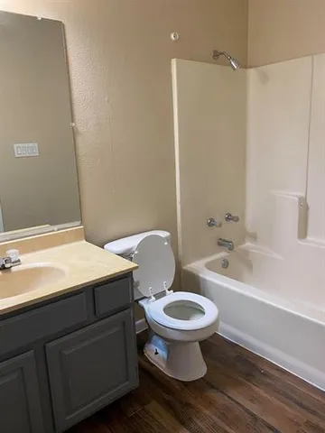 $925 | 139 Elm Drive, Unit 206, Lockhart, TX 78644