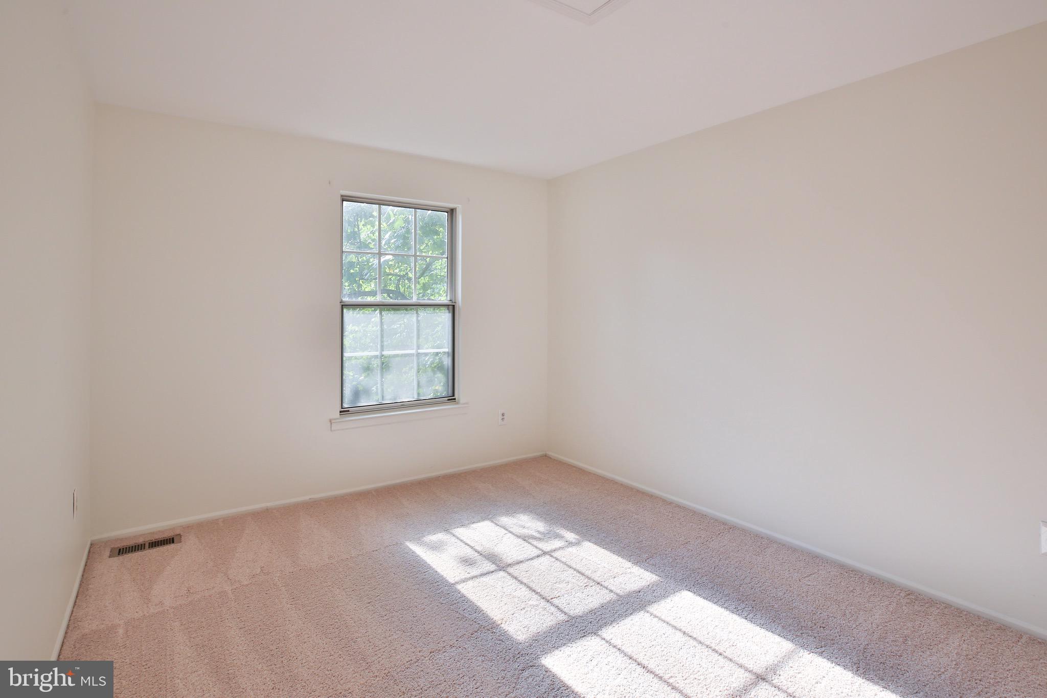 5944 Powell's Landing Road Burke, VA 22015 - Photo 17 of 31 Gallery Image 17