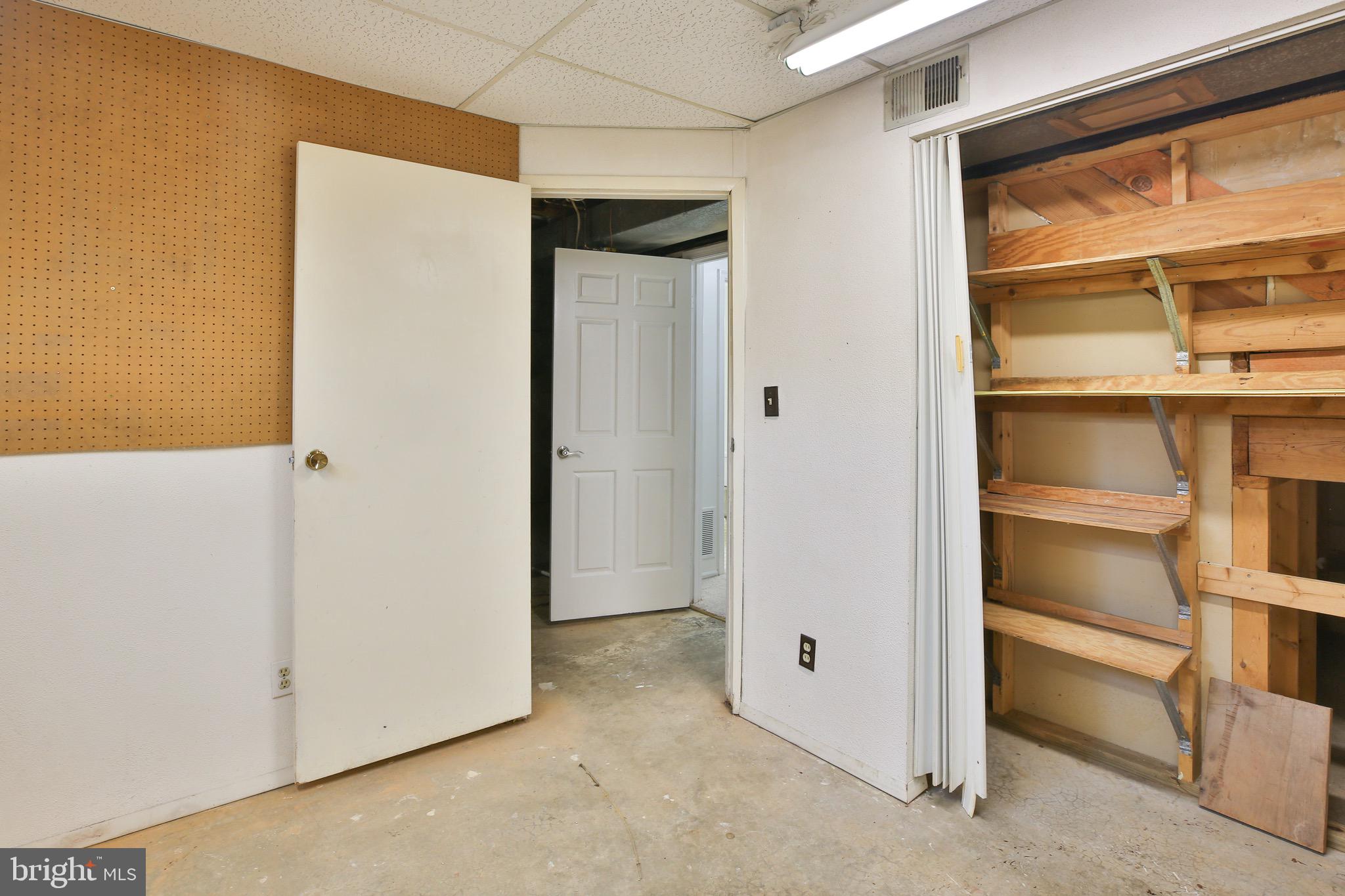 5944 Powell's Landing Road Burke, VA 22015 - Photo 29 of 31 Gallery Image 29