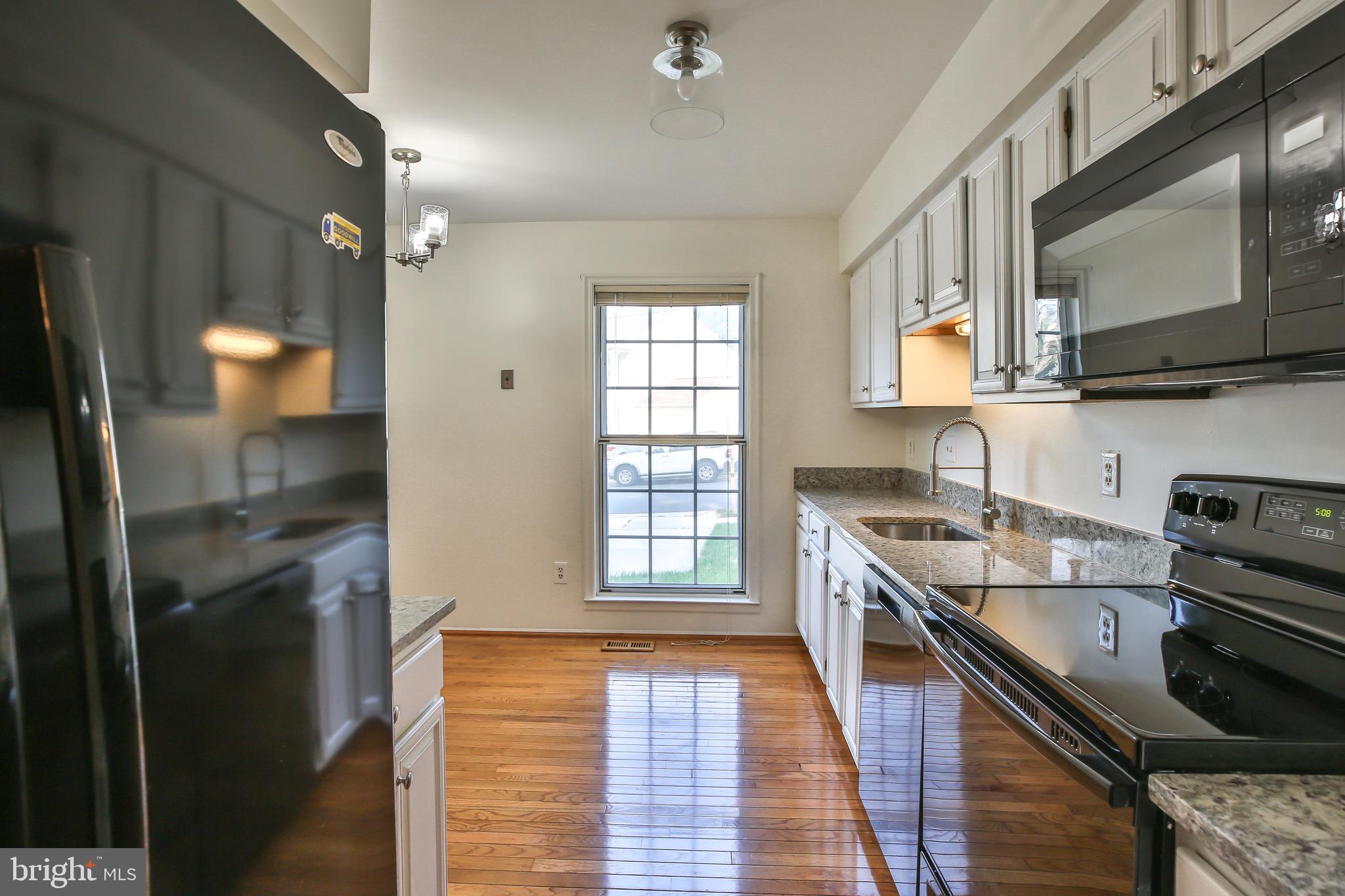 5944 Powell's Landing Road Burke, VA 22015 - Photo 10 of 31 Gallery Image 10