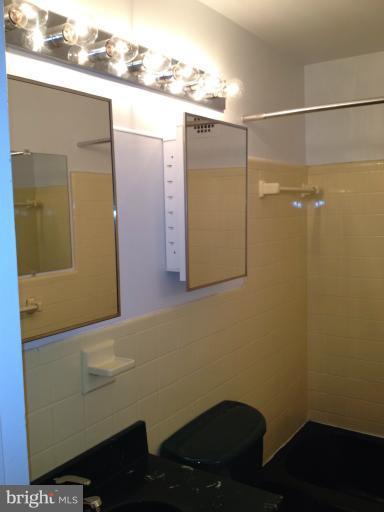 1851 Columbia Road Northwest, Unit 608 Washington, DC 20009 - Photo 6 of 16 a bathroom with a shower