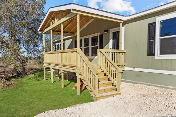 $307,245 | 2711 Fm 1332, Jourdanton, TX 78026