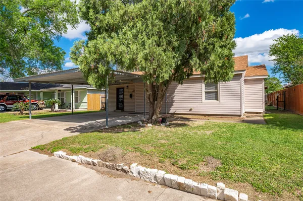 $1,300 | 2211 Camille Street, Pasadena, TX 77506