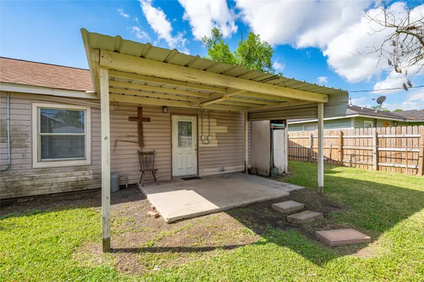 $1,300 | 2211 Camille Street, Pasadena, TX 77506