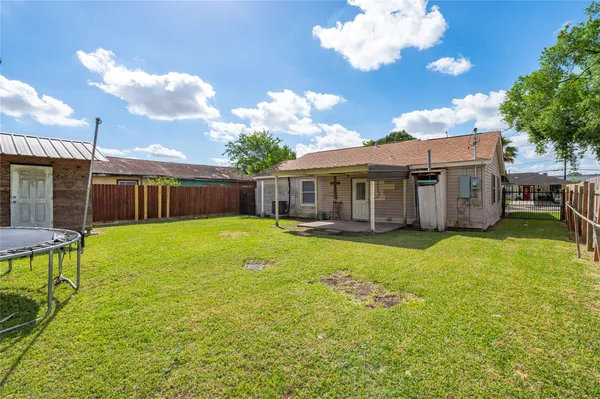 $1,300 | 2211 Camille Street, Pasadena, TX 77506