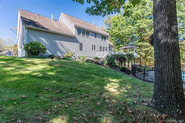 $829,000 | 16 Avalon Court, Hopewell Junction, NY 12533