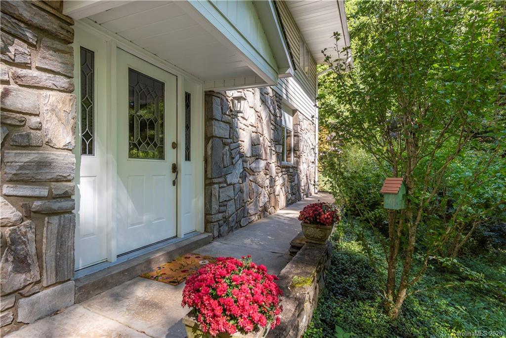 155 High Ridge Road Waynesville, NC 28786 - Photo 2 of 26 Gallery Image 2