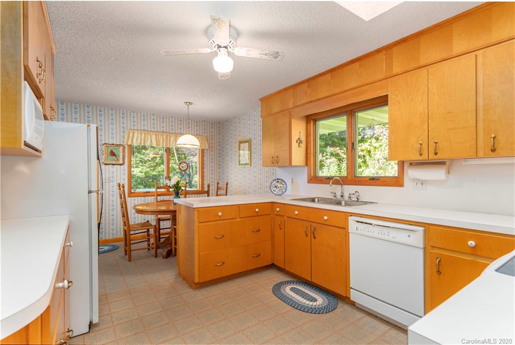 155 High Ridge Road Waynesville, NC 28786 - Photo 17 of 26 Gallery Image 17