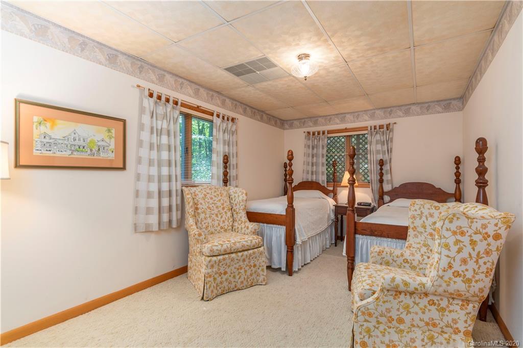 155 High Ridge Road Waynesville, NC 28786 - Photo 4 of 26 Gallery Image 4
