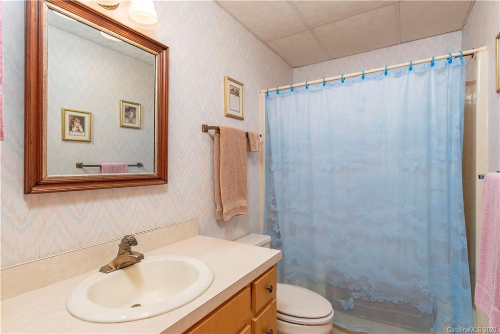 155 High Ridge Road Waynesville, NC 28786 - Photo 5 of 26 Gallery Image 5