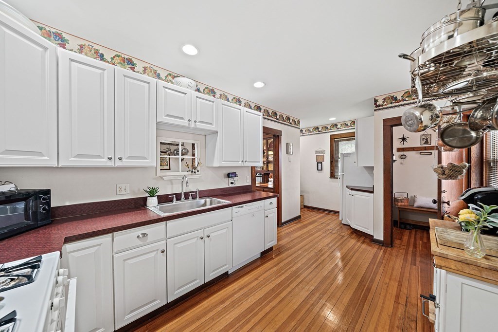 27 Ruthven Street Quincy, MA 02171 - Photo 11 of 21 Gallery Image 11