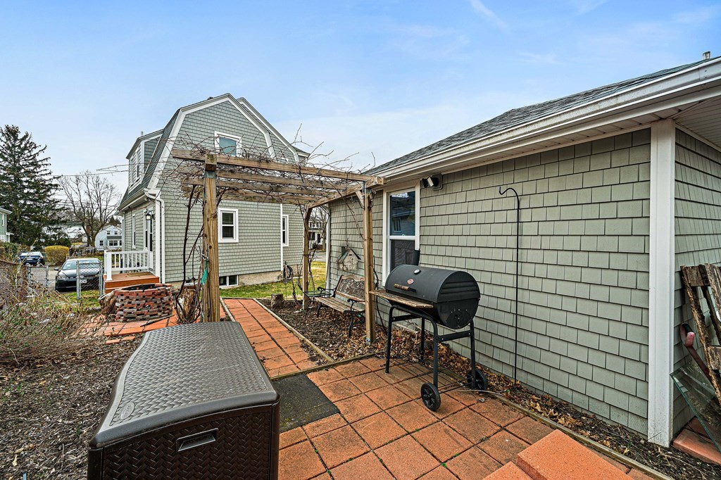 27 Ruthven Street Quincy, MA 02171 - Photo 20 of 21 Gallery Image 20
