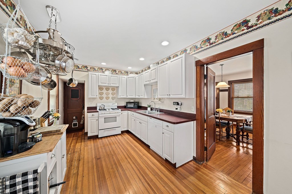 27 Ruthven Street Quincy, MA 02171 - Photo 10 of 21 Gallery Image 10