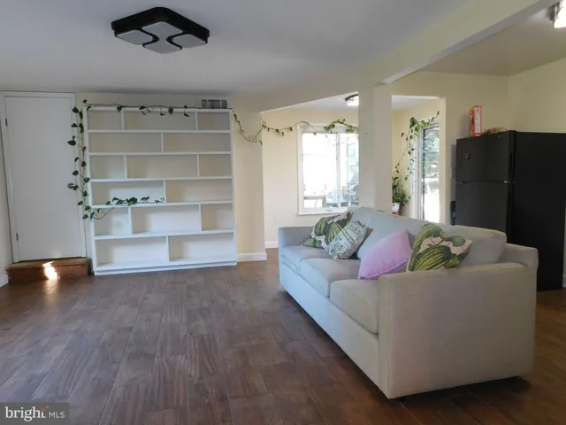 $3,500 | 1605 North Craig Street, Sterling, VA 20164