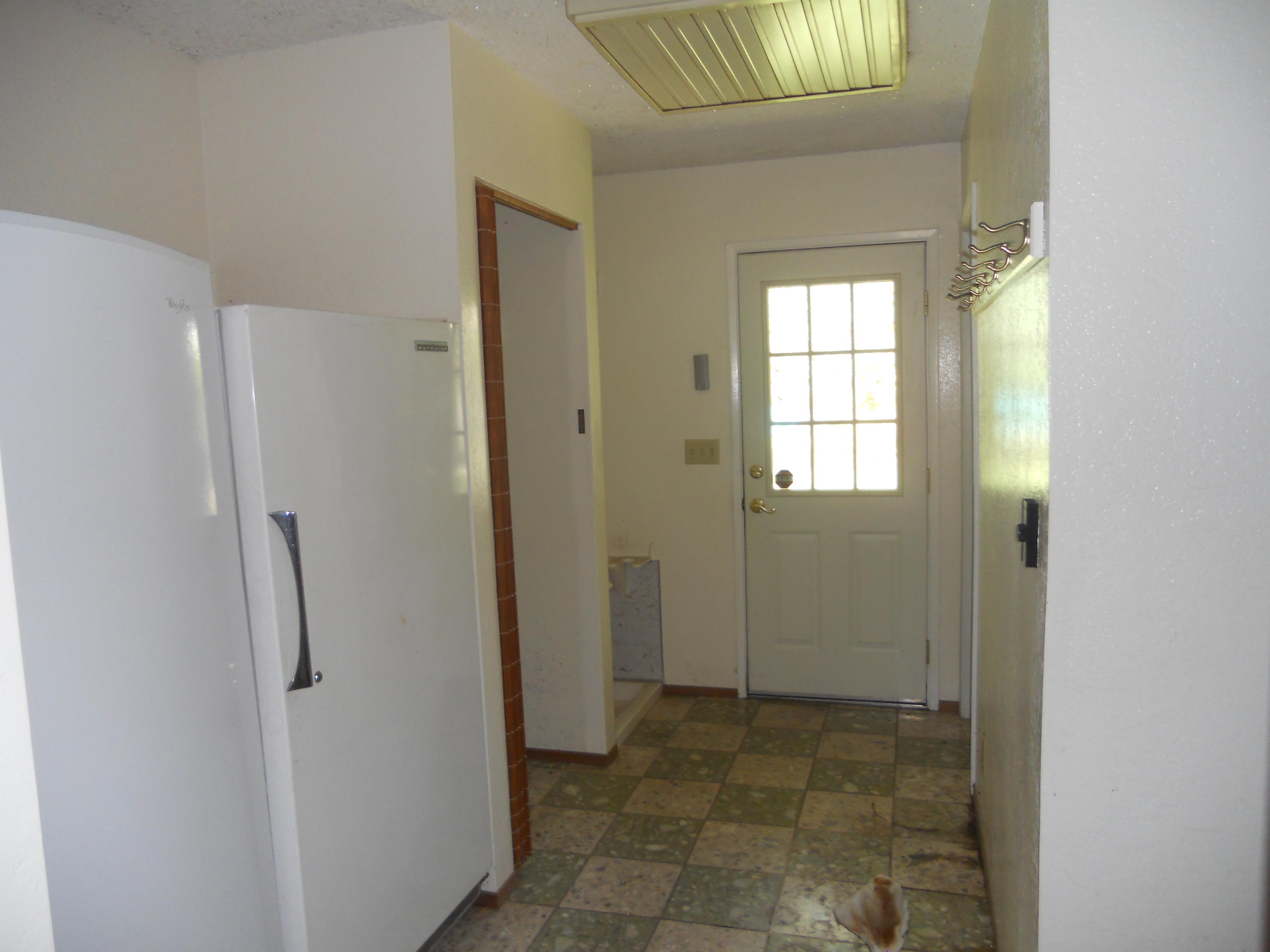 18750 Red Bank Road Red Bluff, CA 96080 - Photo 44 of 73 Mudroom