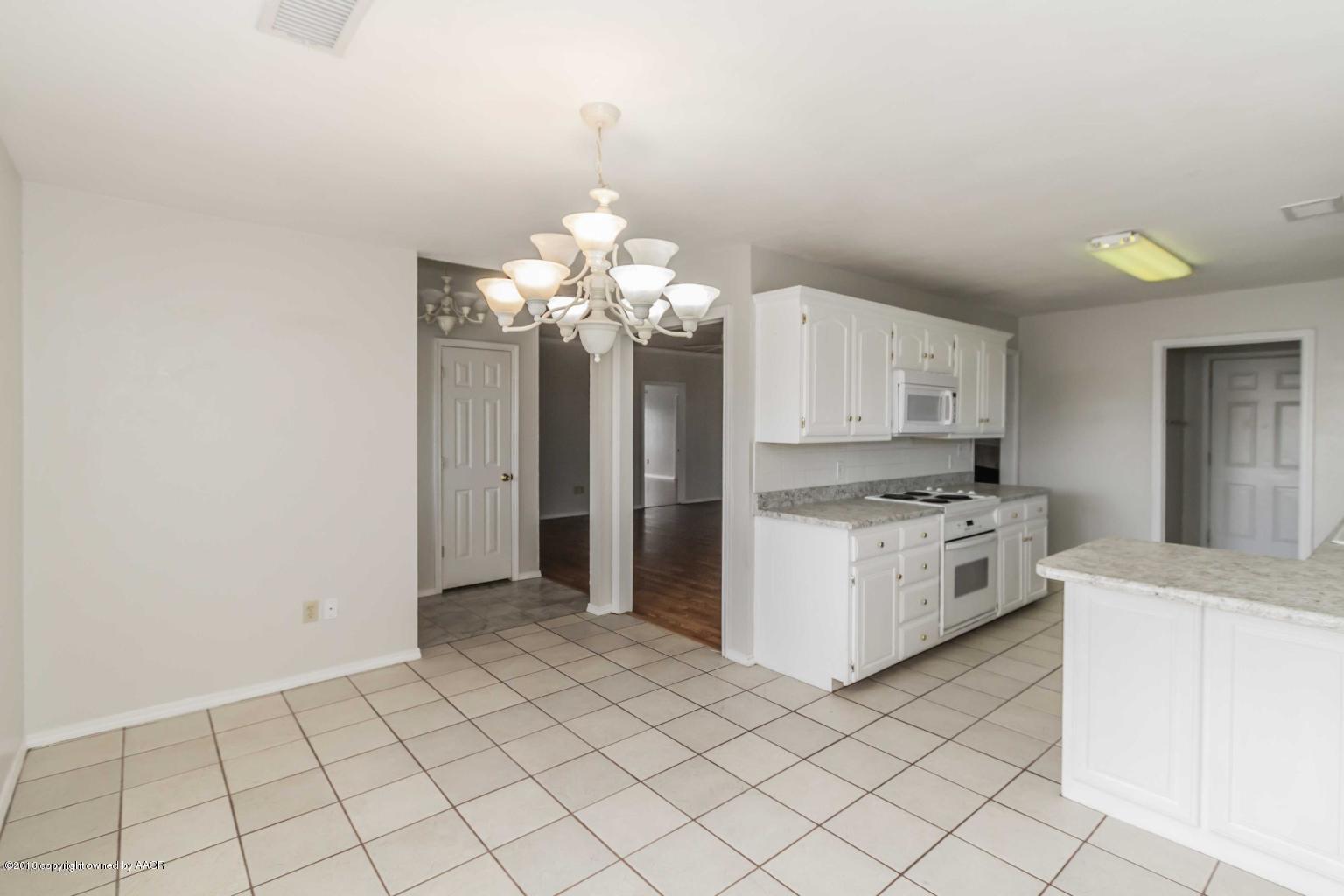 8118 South Western Street Amarillo, TX 79110 - Photo 11 of 48 dining view 3
