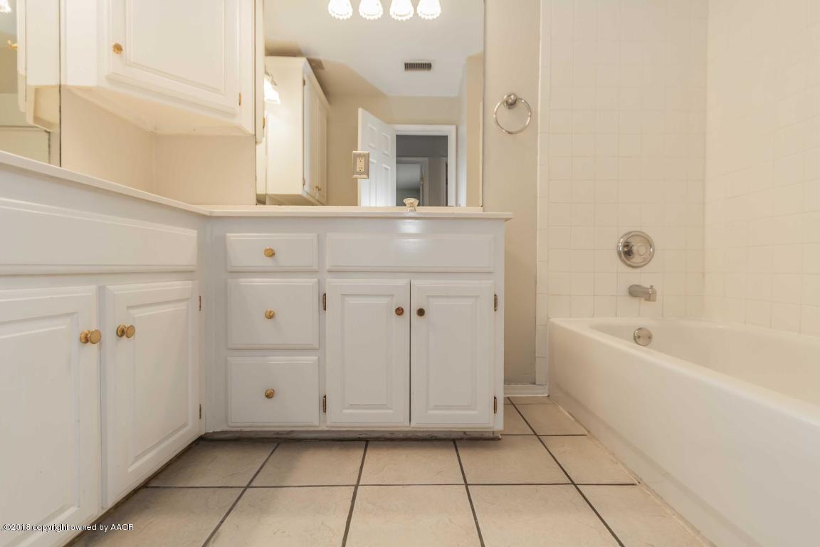 8118 South Western Street Amarillo, TX 79110 - Photo 35 of 48 bathroom 2 view 4