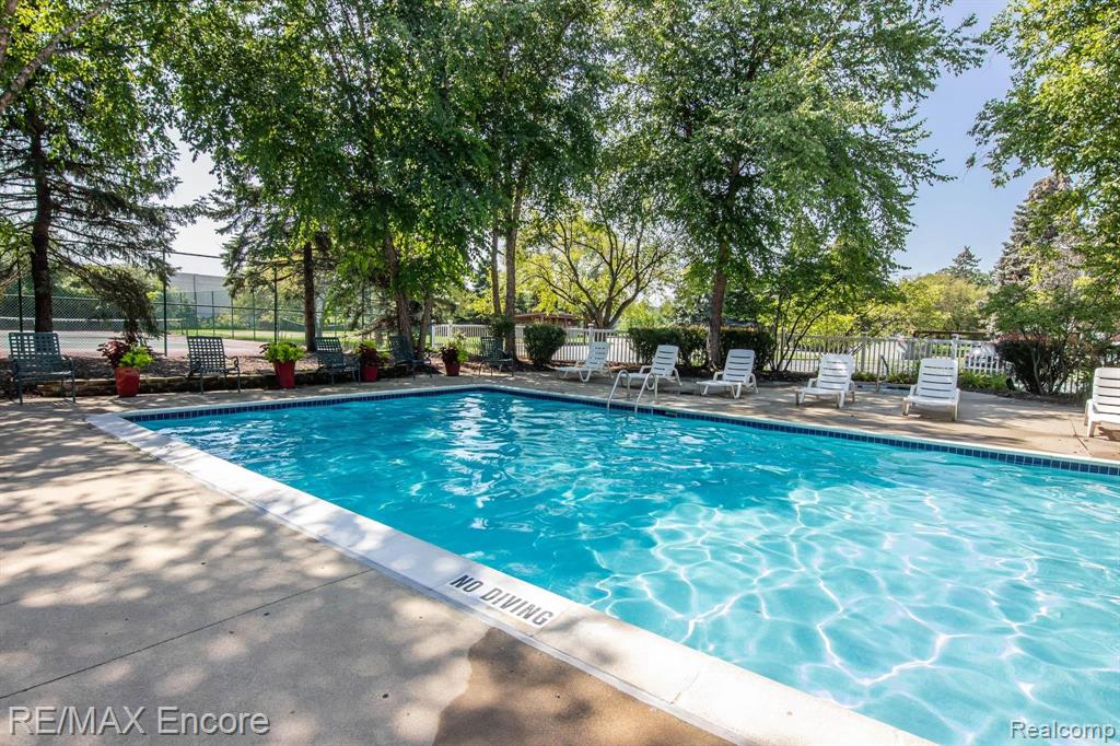 1649 Emerson Circle Rochester Hills, MI 48307 - Photo 24 of 29